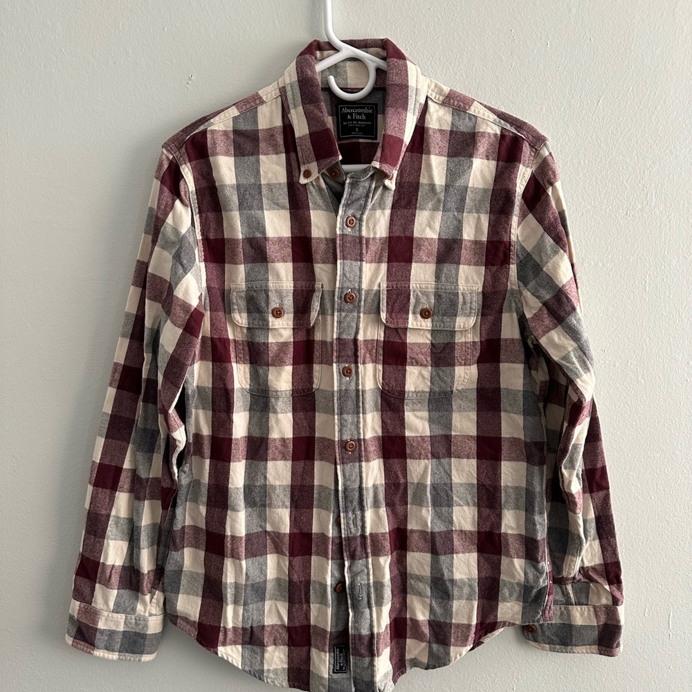 Abercrombie & Fitch bottom down shirt